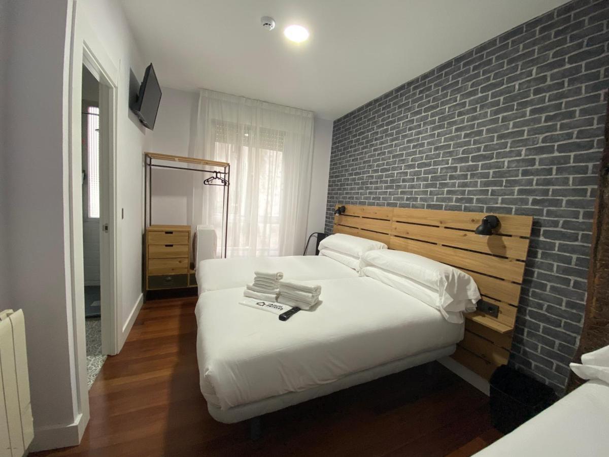 Casual Mardones Hotel Bilbao Kültér fotó A room at the hotel