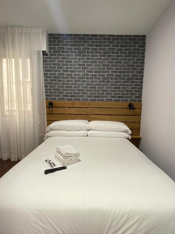 Casual Mardones Hotel Bilbao Kültér fotó A room at the hotel