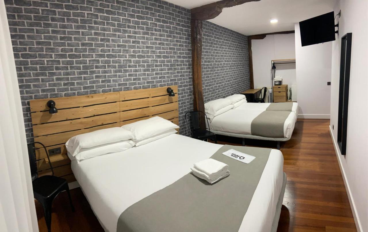 Casual Mardones Hotel Bilbao Kültér fotó A room at the hotel