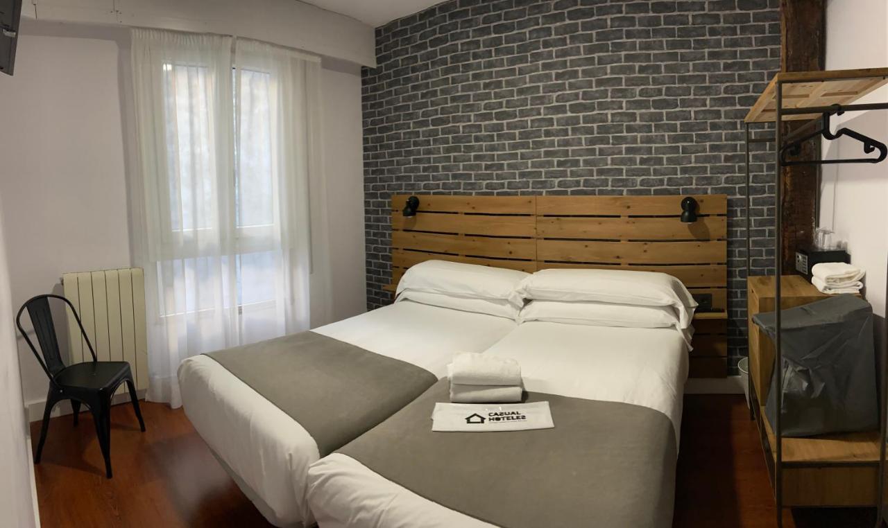 Casual Mardones Hotel Bilbao Kültér fotó A room at the hotel