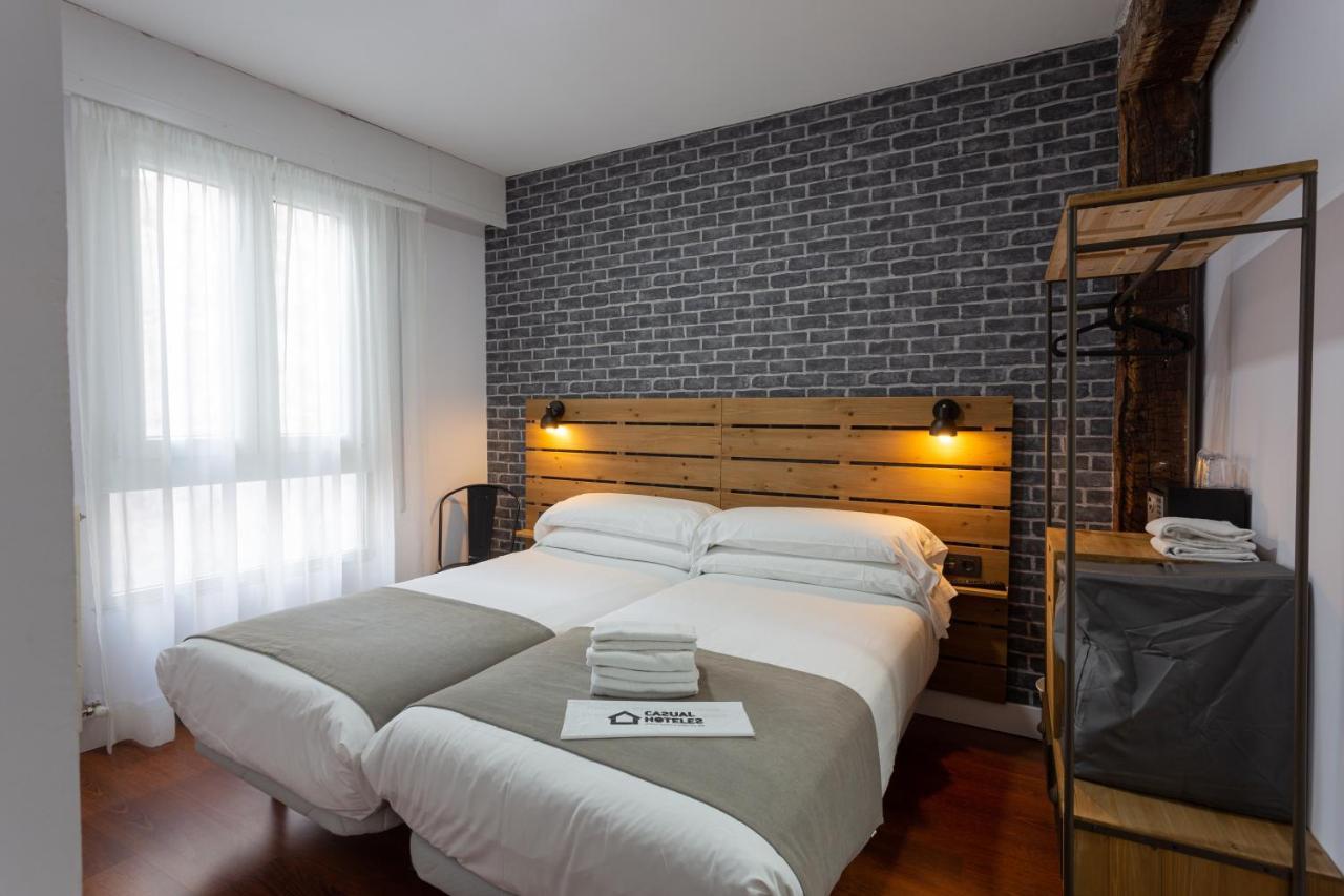 Casual Mardones Hotel Bilbao Kültér fotó A room at the hotel