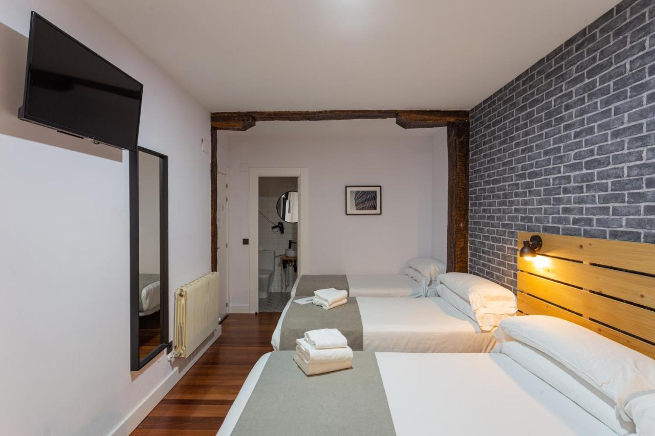 Casual Mardones Hotel Bilbao Kültér fotó A room at the hotel