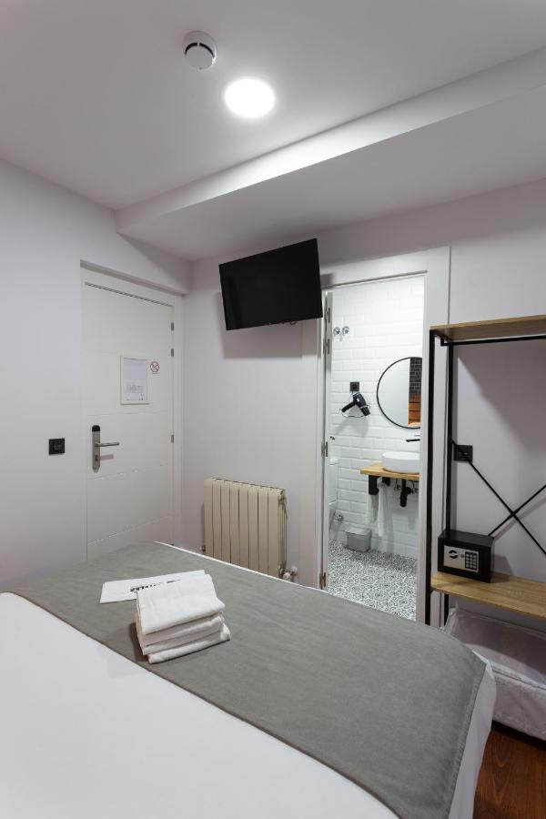 Casual Mardones Hotel Bilbao Kültér fotó A room at the hotel